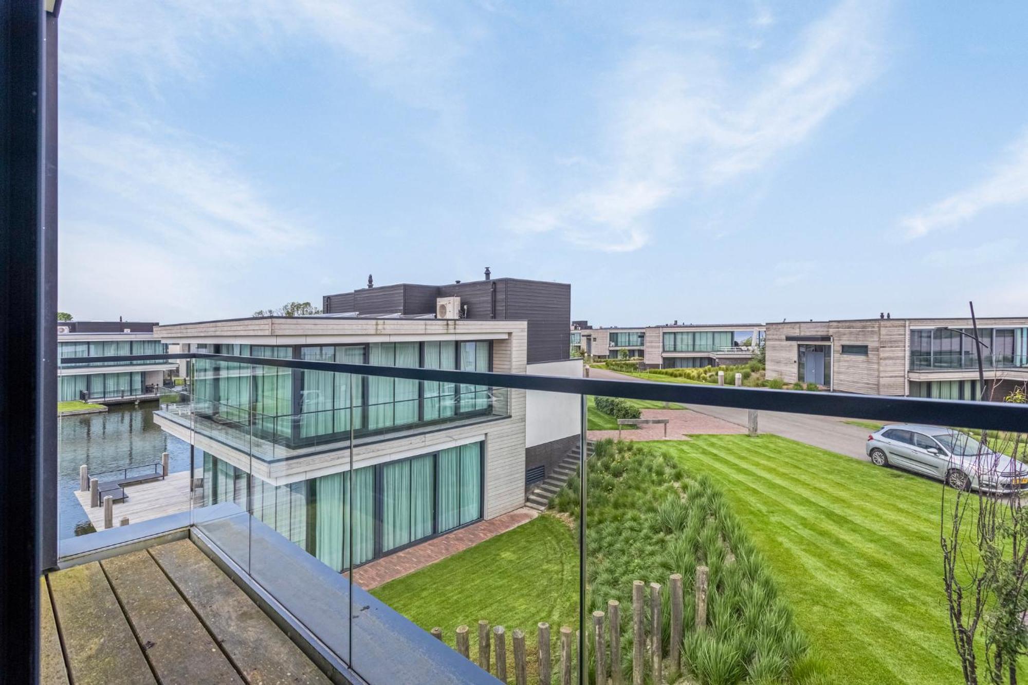 ארנמאודן Lake House With Dock At Lake Veere, Zeeland מראה חיצוני תמונה
